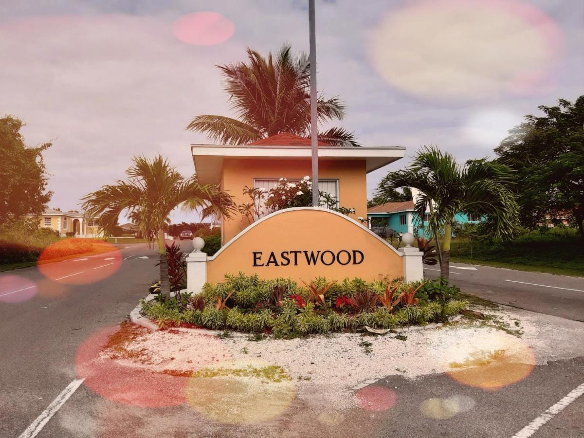 Eastwood Escape * Nassau
